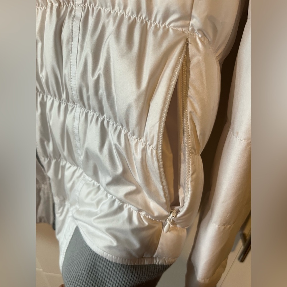 Athleta White Puffer Jacket Size L - Picture 4 of 13